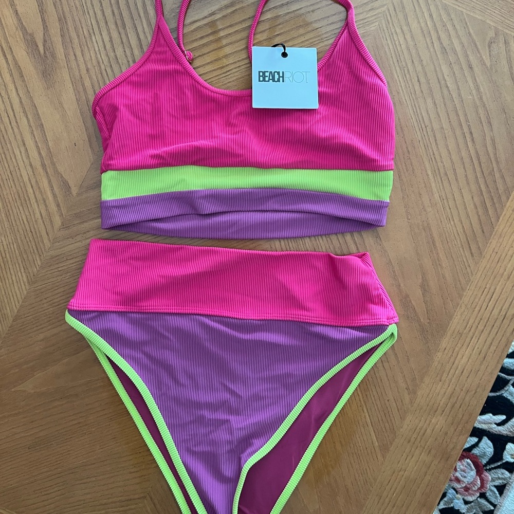 BEACHRIOT bikini.